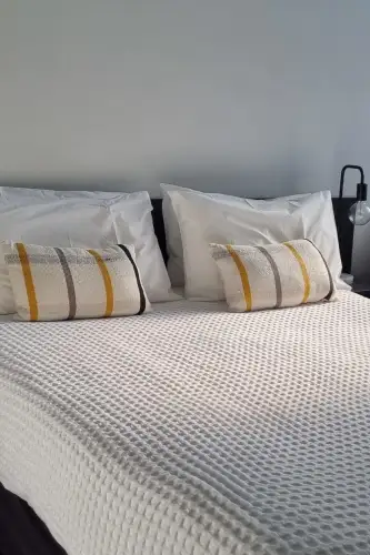 Syntax Diningdoctor syntax hotel queen suite room