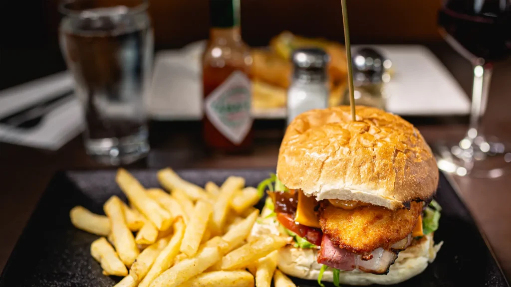 Best Pubs in Sandy Bay for Seniors and Families – Syntax Dining